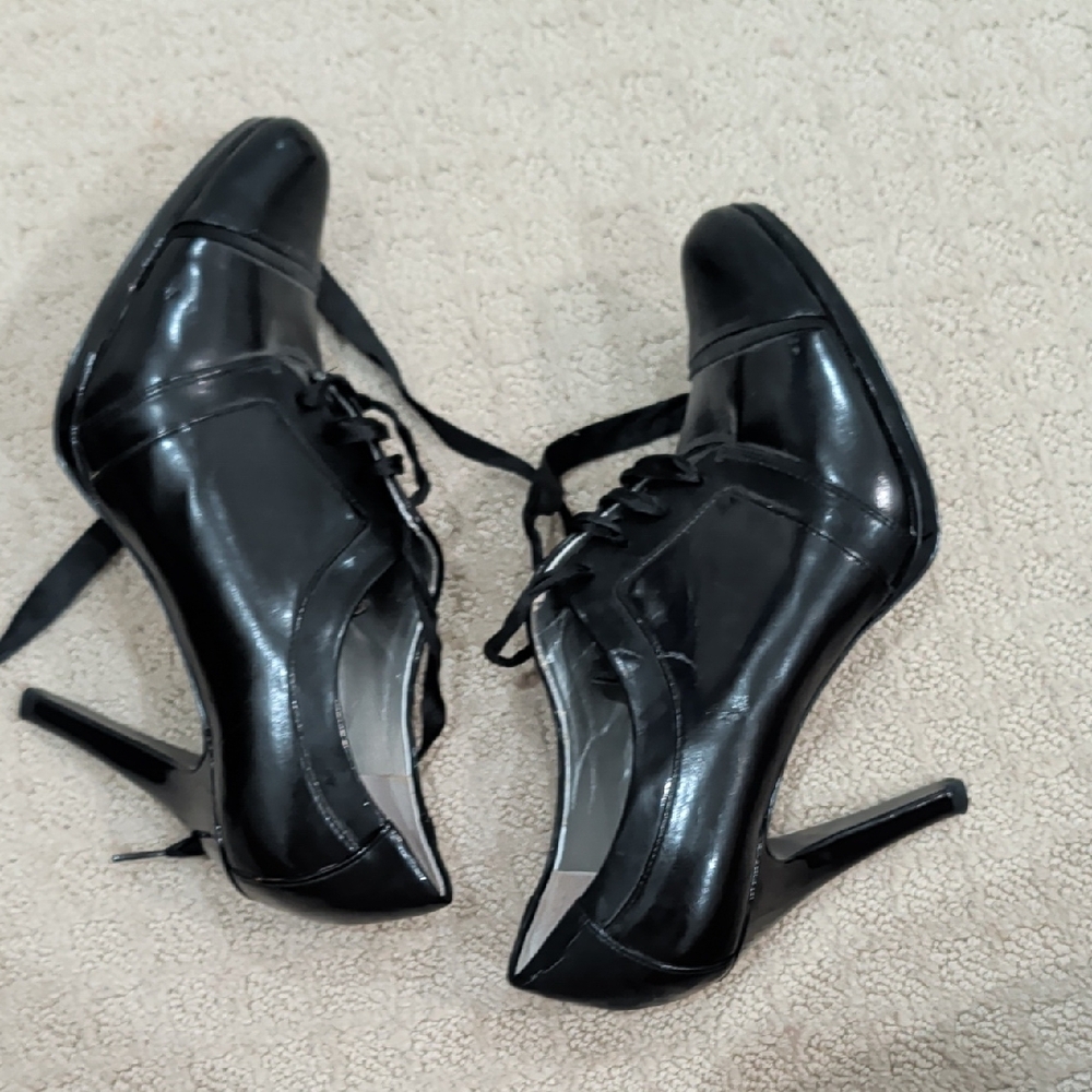 Tahari Black Patent Lace-Up Women's Oxford Booties